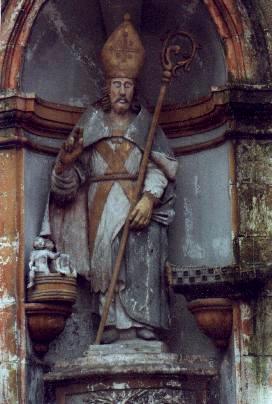 Statue polychrome de St Nicolas